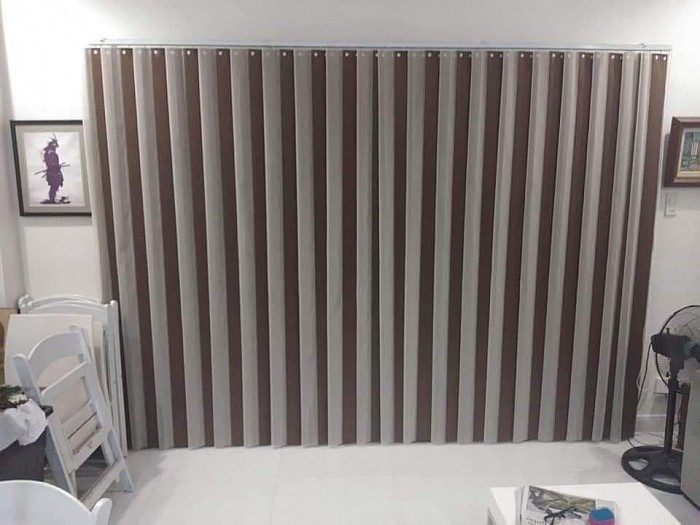 VERTICAL BLINDS