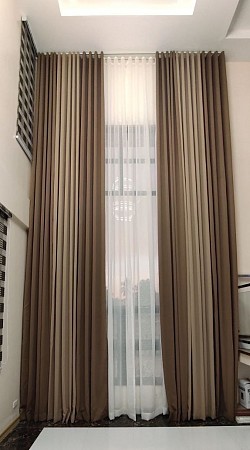 DOUBLE S-FOLD CURTAINS HIGH CEILING